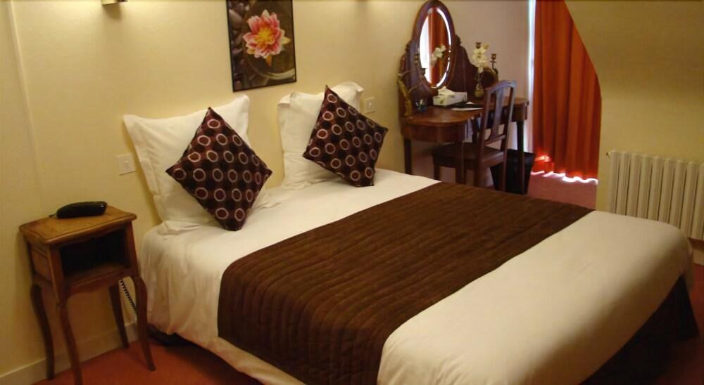 Hotel Du Tertre Mont-Dol ภายนอก รูปภาพ